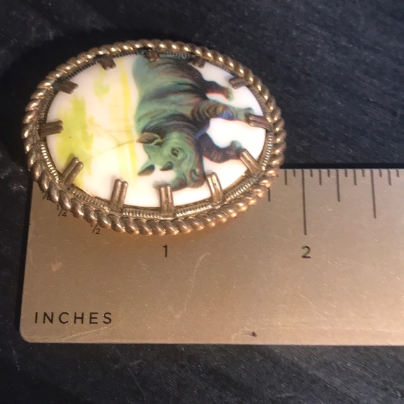 Vintage rhino 🦏 on porcelain brooch - Picture 4 of 4